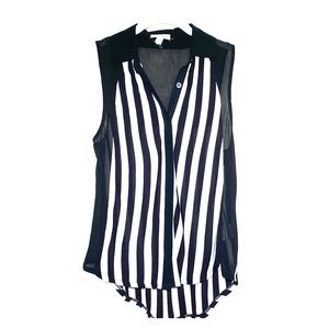 ❄️SALE❄️ Worn once SILENCE + NOISE collared tank